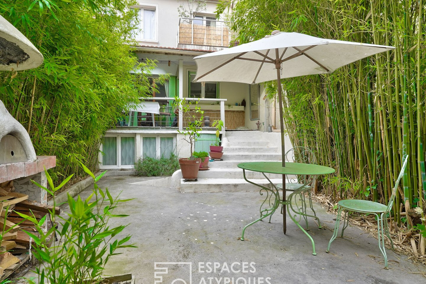 Maison avec jardin et terrasse en bois