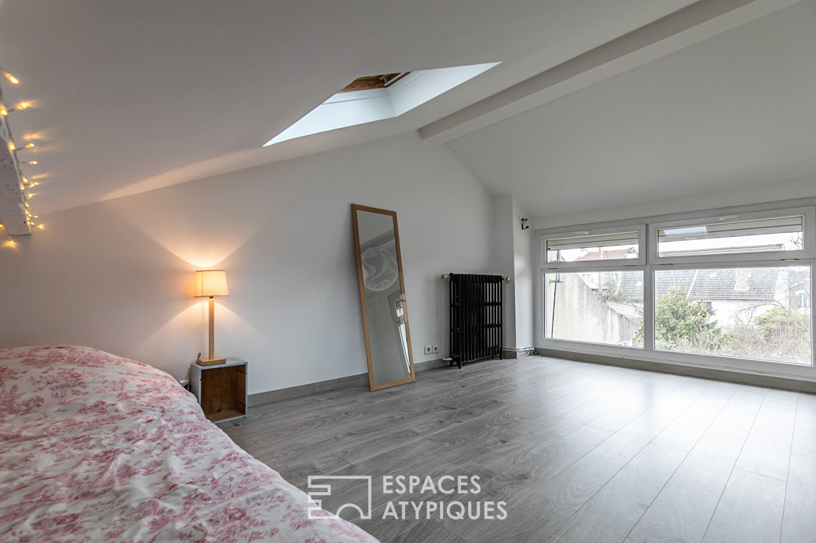 House divided into two Loft with garden