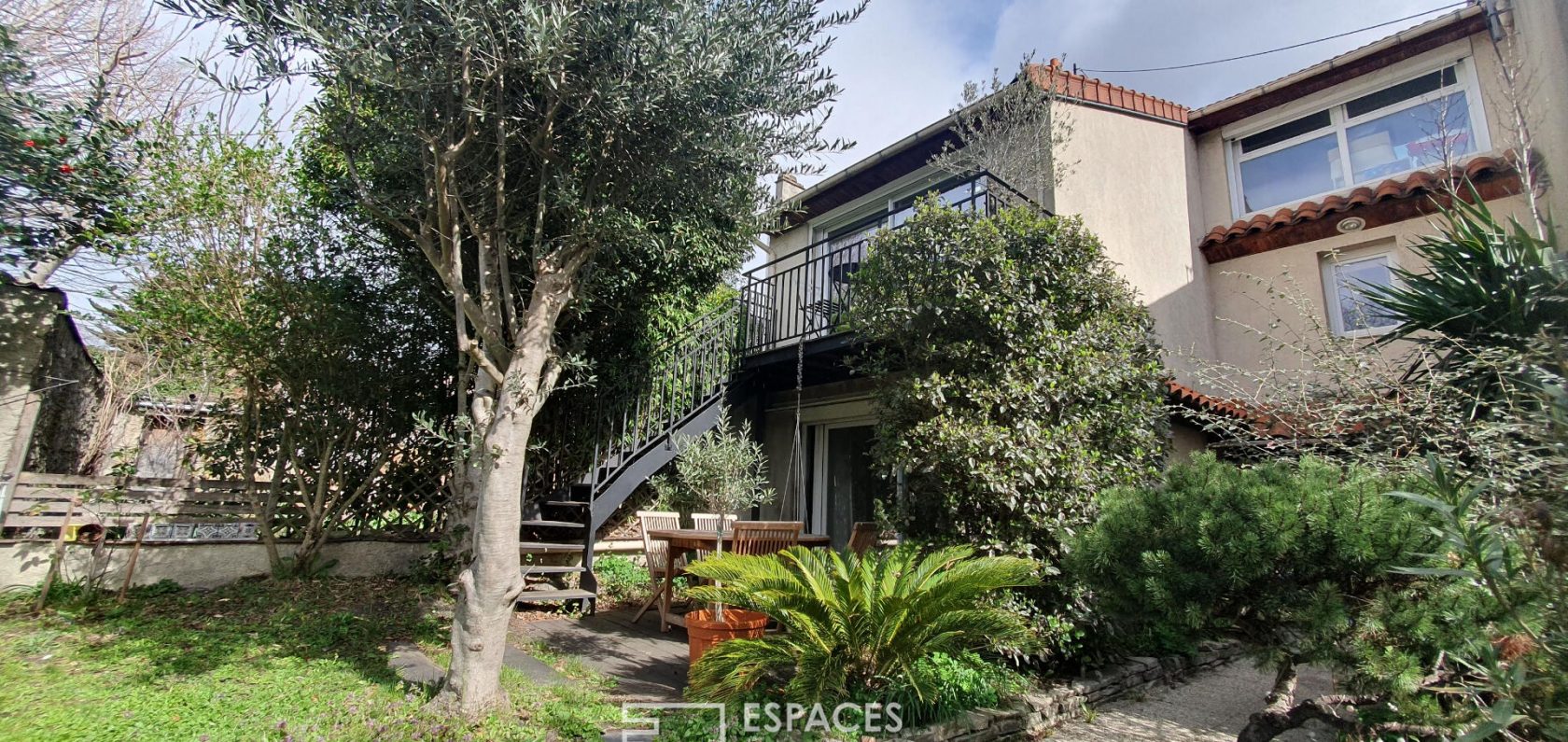 House divided into two Loft with garden