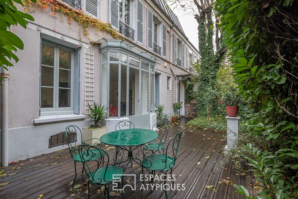 Maison de maître dans une ancienne cristallerie avec terrasse arborée