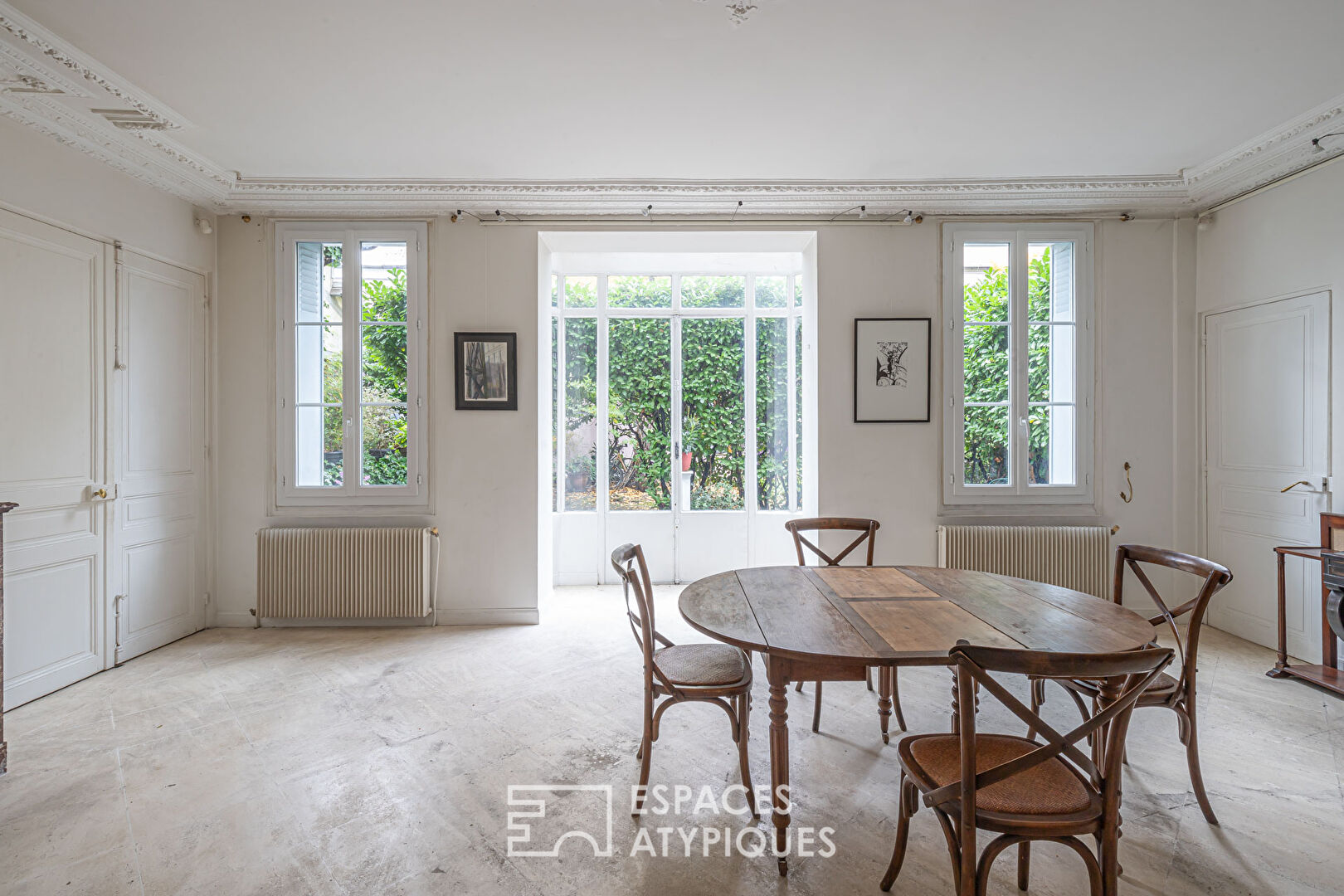 Maison de maître dans une ancienne cristallerie avec terrasse arborée