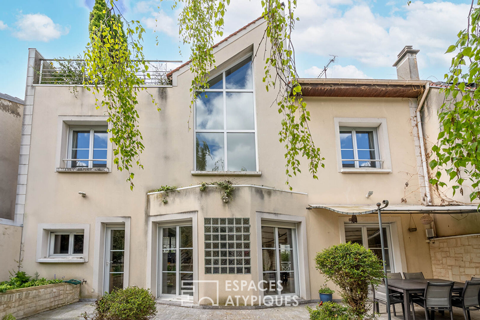 Architect-designed house with garden and terrace – near Les Lilas town hall