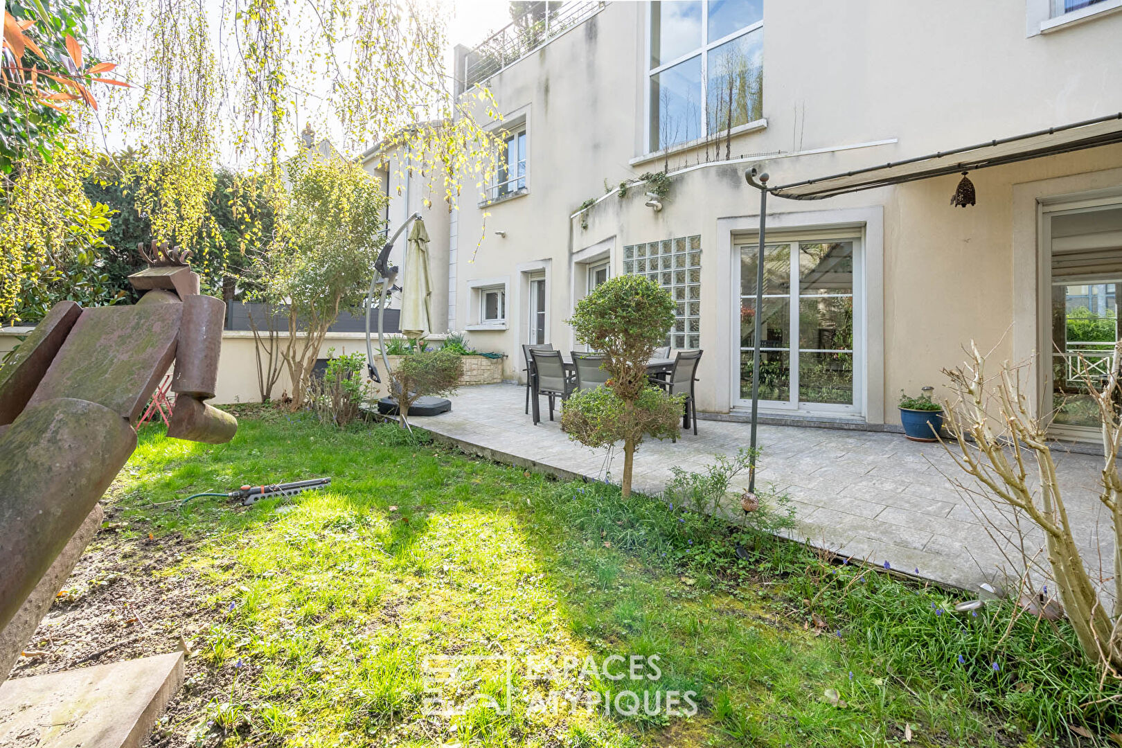 Architect-designed house with garden and terrace – near Les Lilas town hall