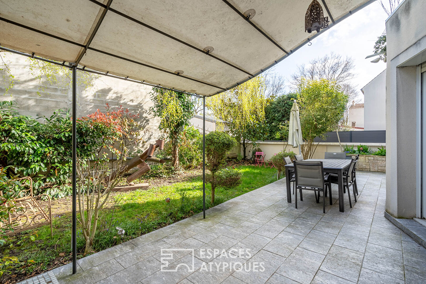 Architect-designed house with garden and terrace – near Les Lilas town hall