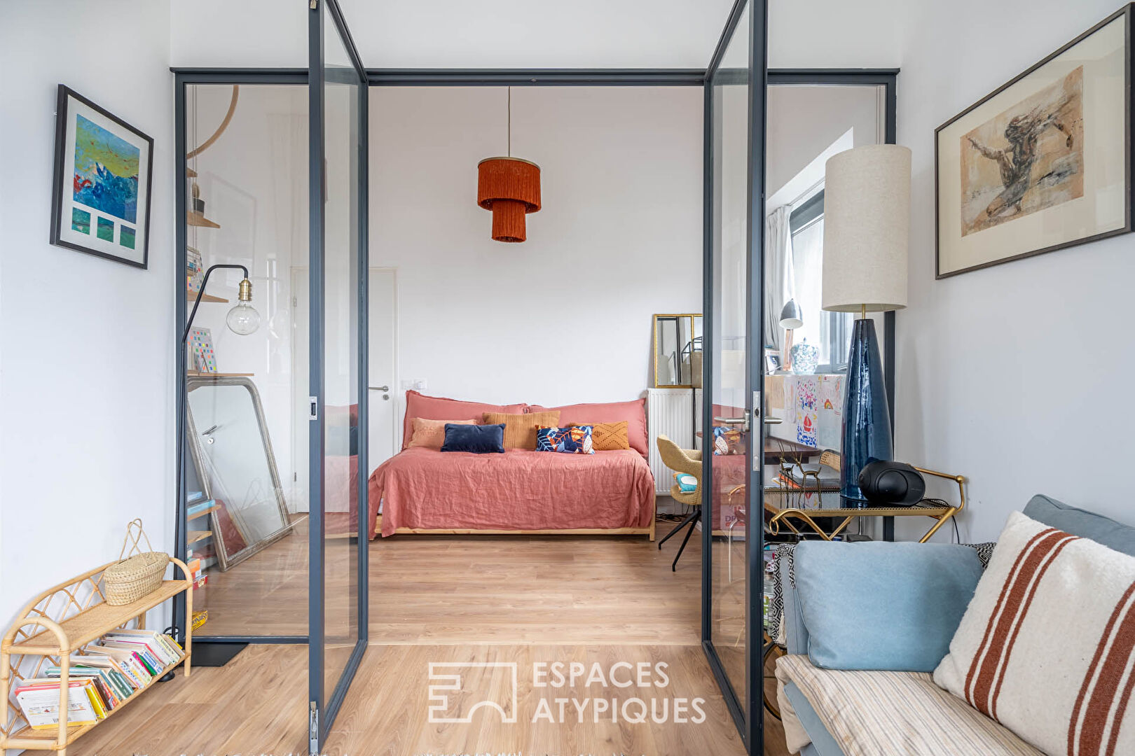 Loft contemporain avec séjour cathédrale