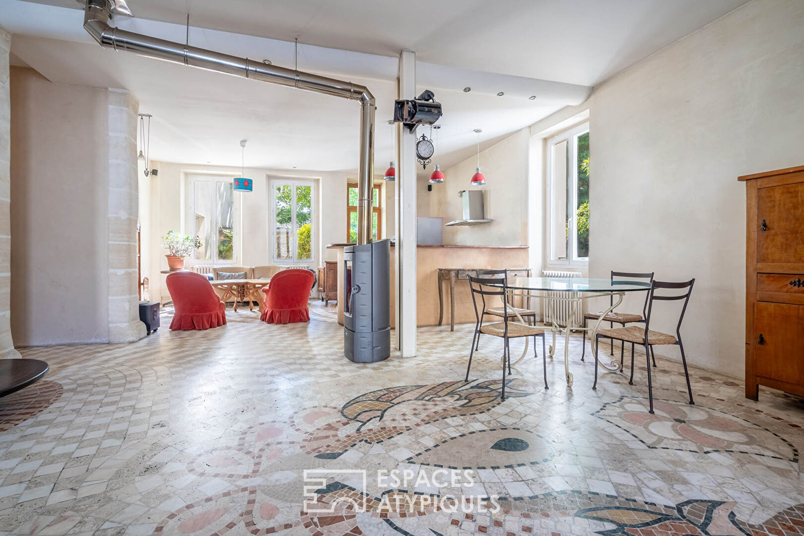 Maison avec atelier et jardin