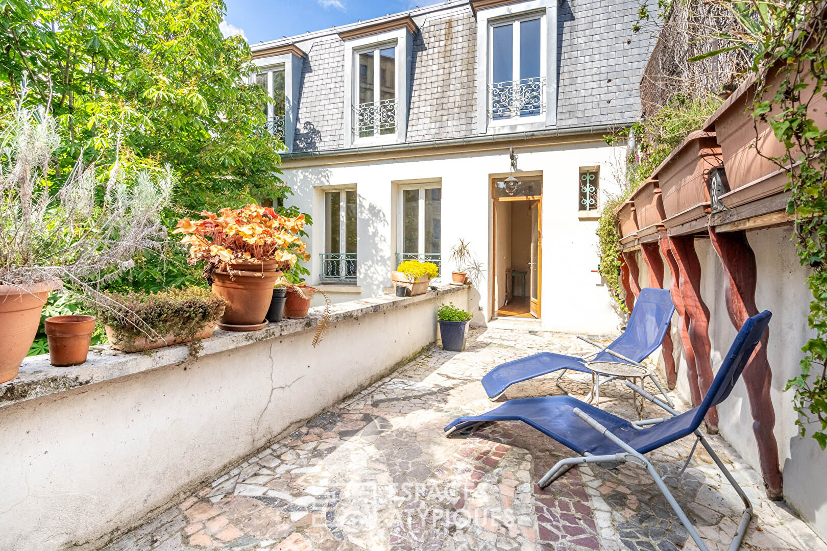 Maison avec atelier et jardin