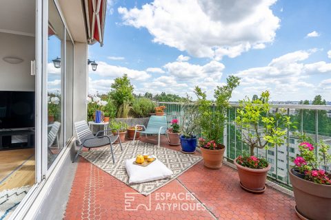 Top floor duplex with south-facing terrace