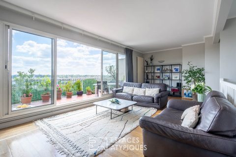 Top floor duplex with south-facing terrace