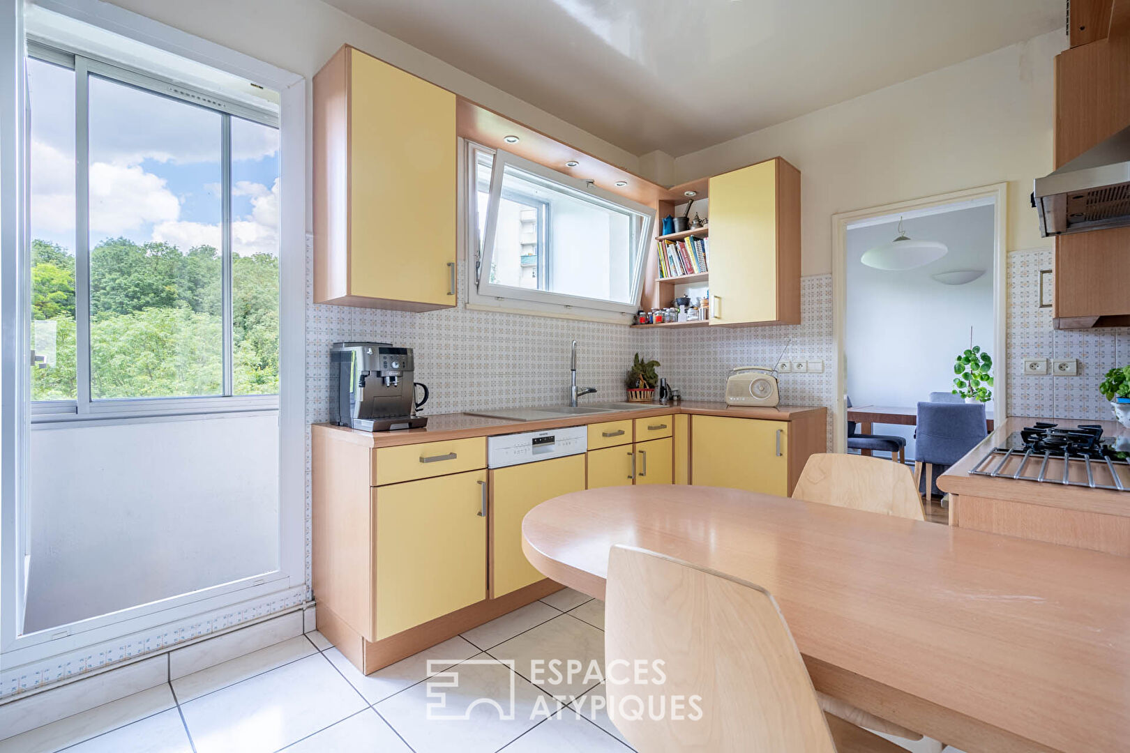 Top floor duplex with south-facing terrace