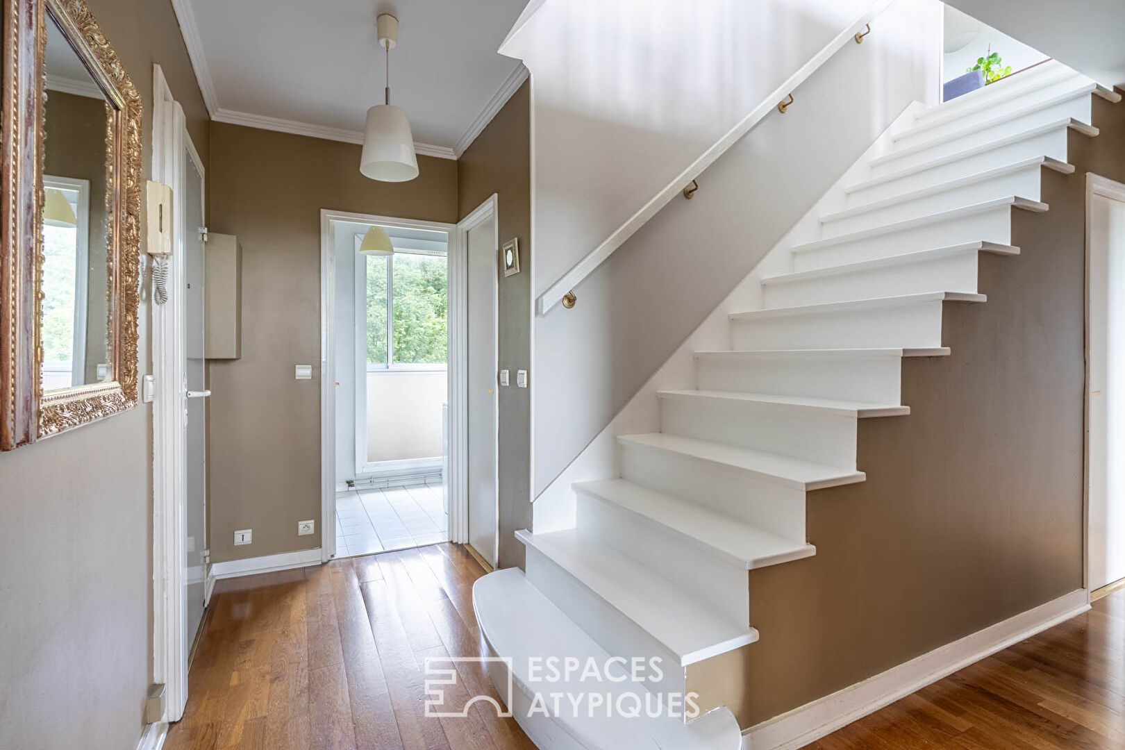 Top floor duplex with south-facing terrace