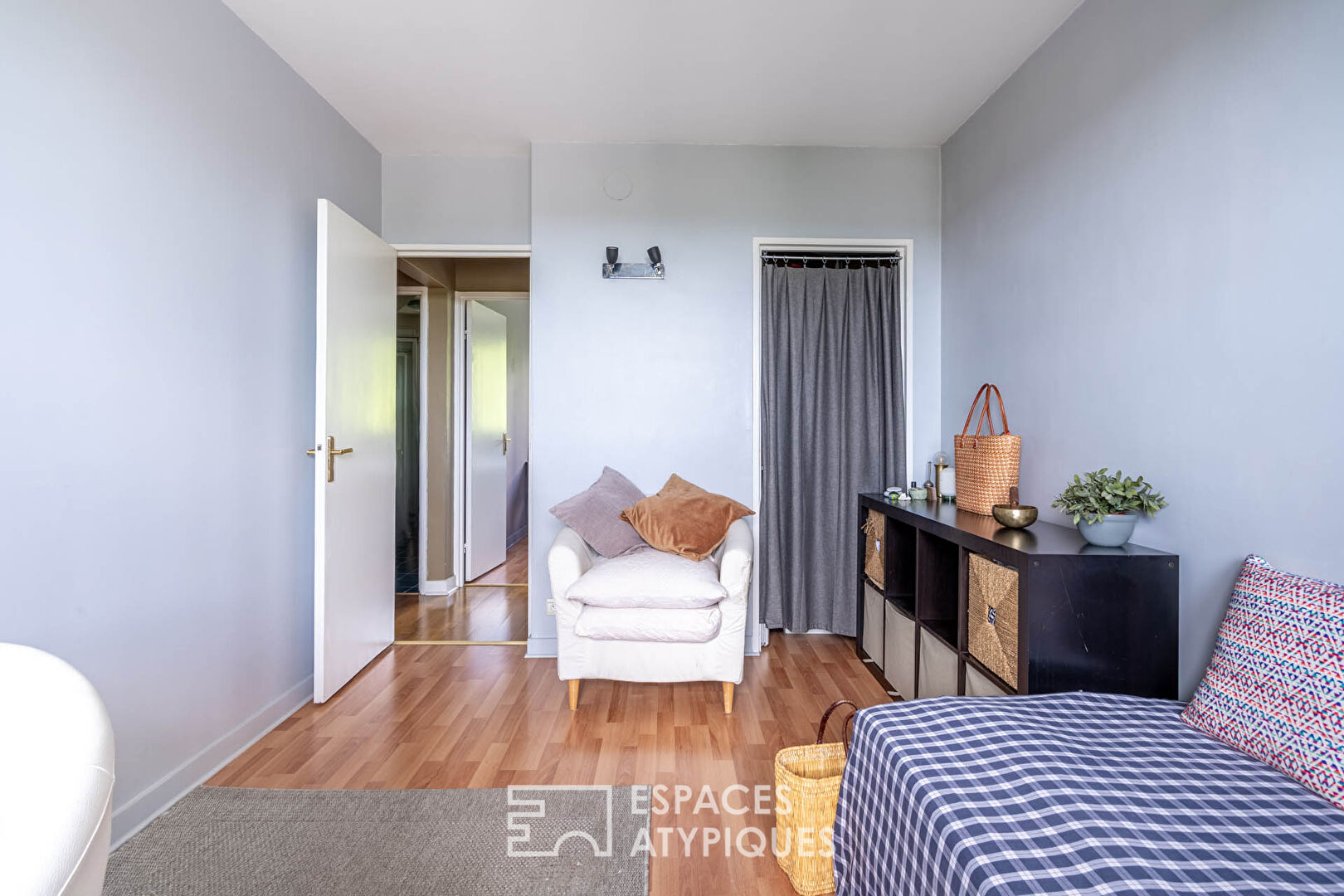 Top floor duplex with south-facing terrace