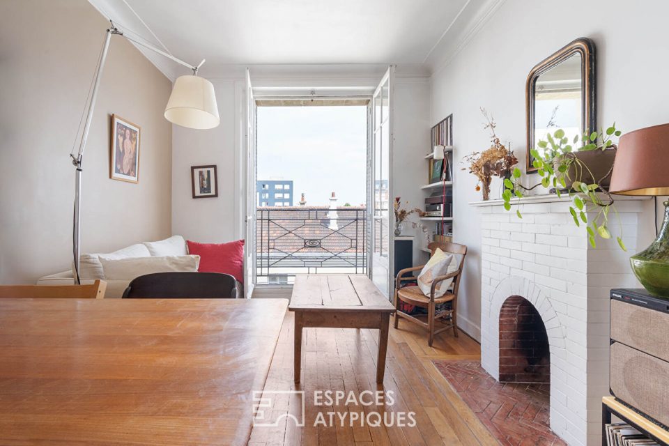 Appartement traversant avec balcon.