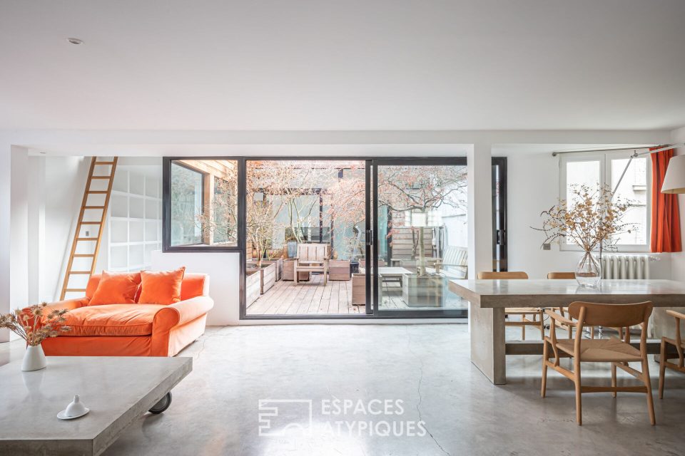 Loft brutaliste autour d'un patio