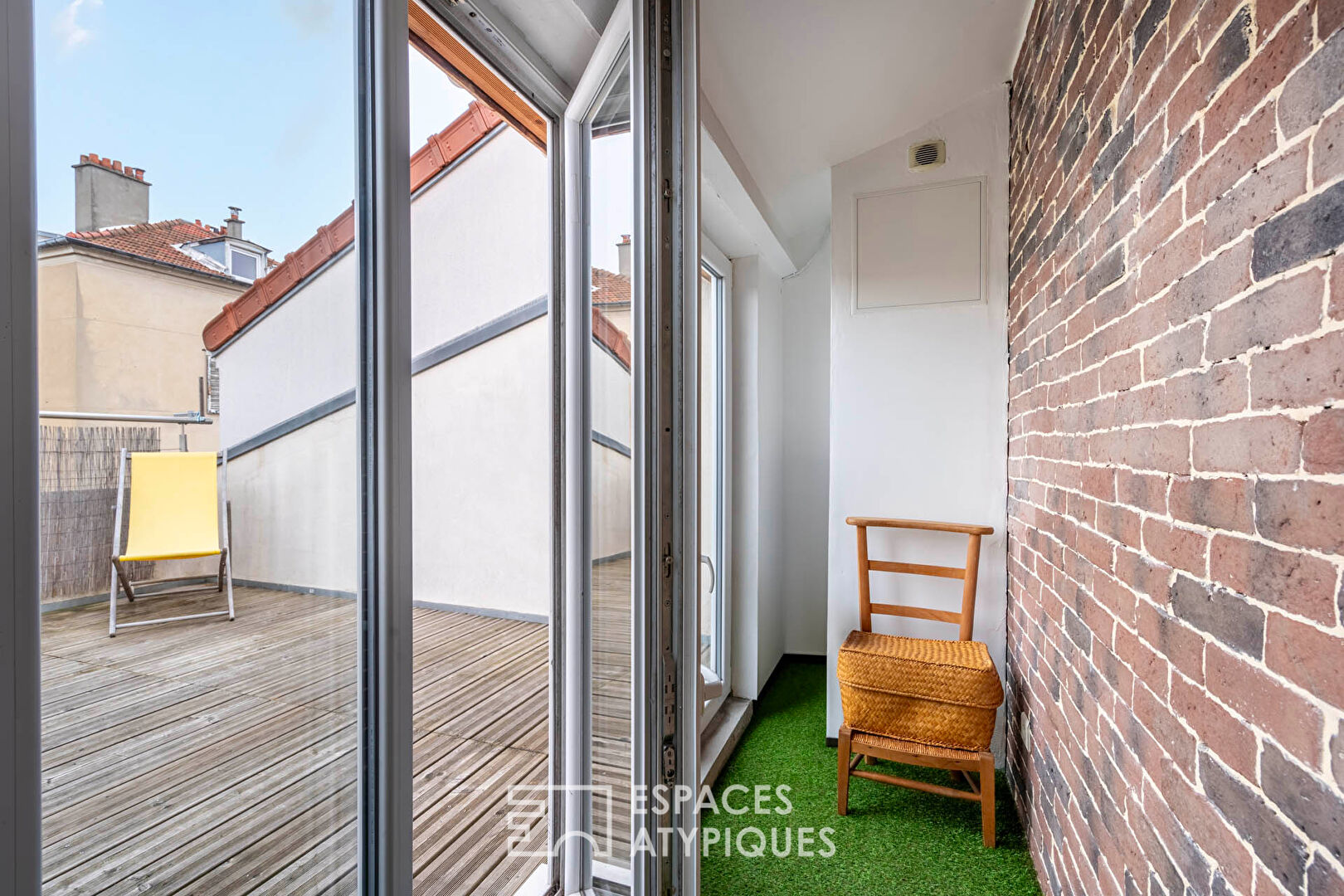 House with rooftop terrace