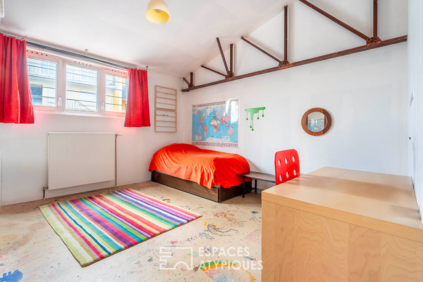 Loft house with workshop and garden