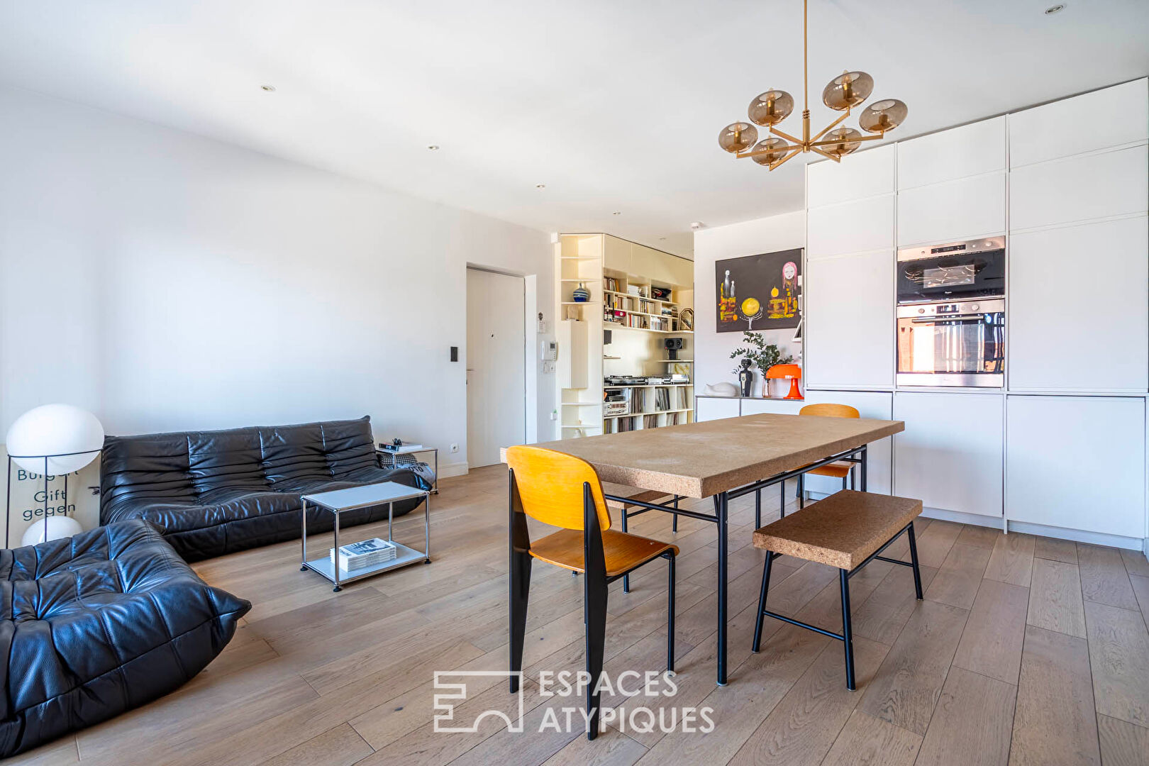 Apartment with balcony and roof terrace