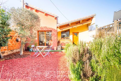 Maison avec patio et jardin