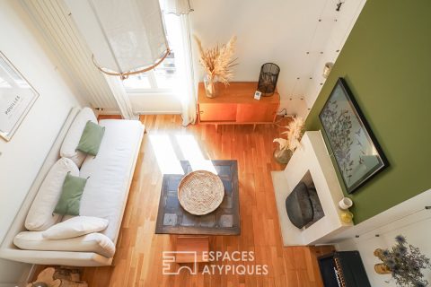 Top floor with mezzanine under the roof in the hyper-center
