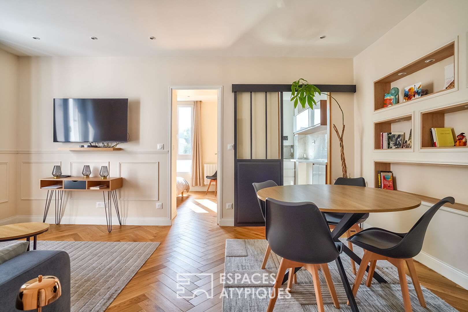 Appartement rénové au coeur du quartier Bac