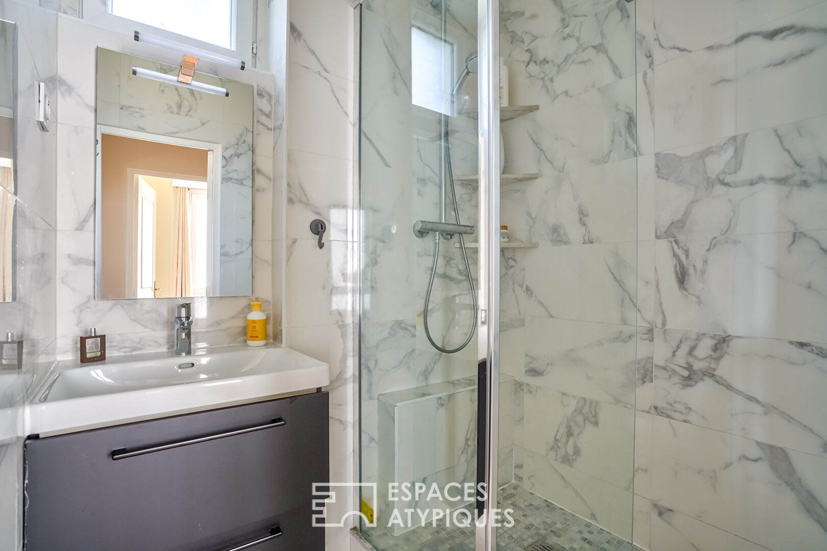 Appartement rénové au coeur du quartier Bac
