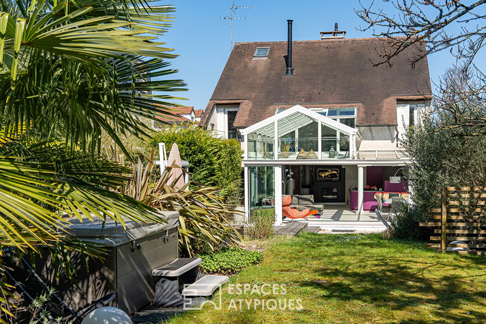 Maison contemporaine aux beaux volumes quartier La Chatâigneraie à Rueil-Malmaison