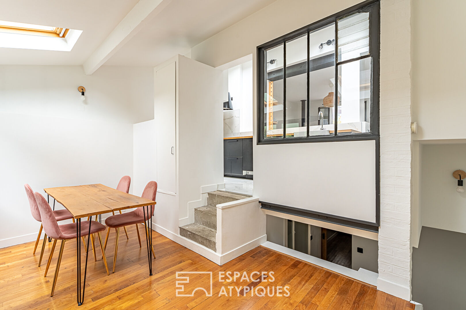 Maison réinventée avec jardin secret, au coeur d’Asnières