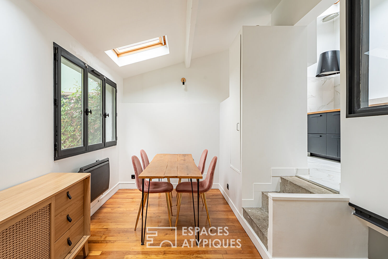Maison réinventée avec jardin secret, au coeur d’Asnières