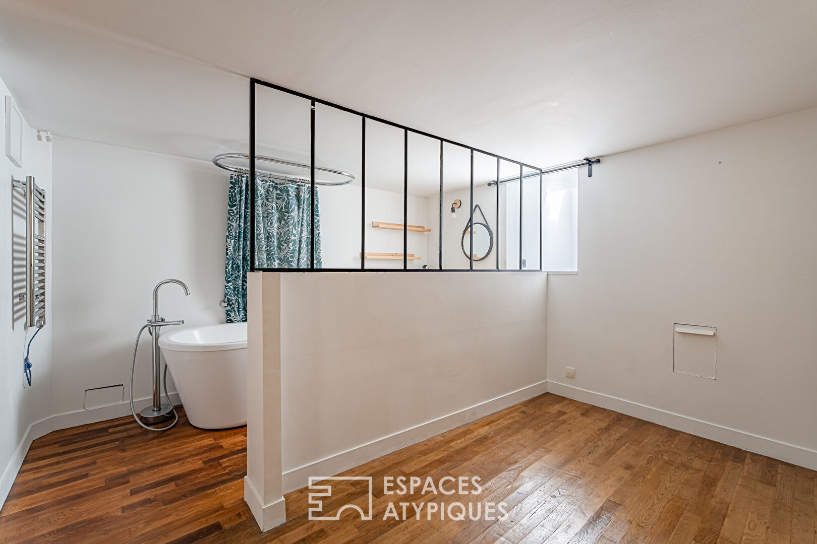 Maison réinventée avec jardin secret, au coeur d’Asnières