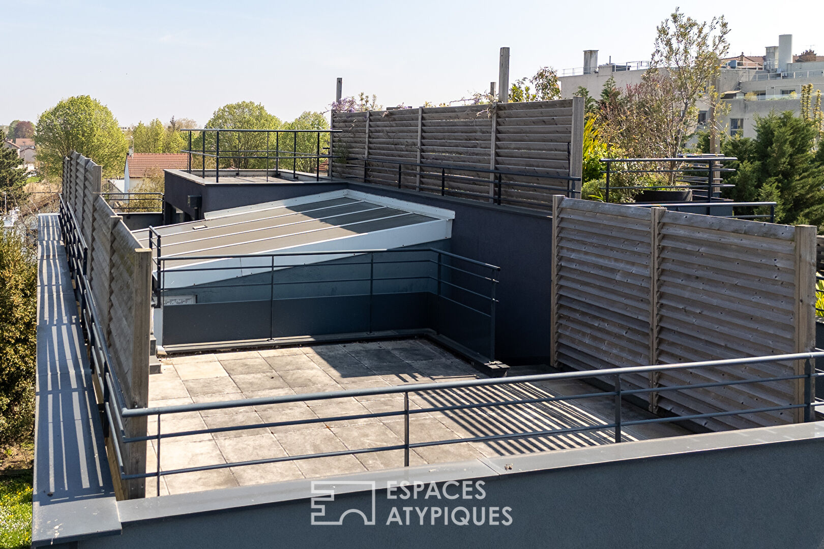Loft house to renovate with garden and roof terrace