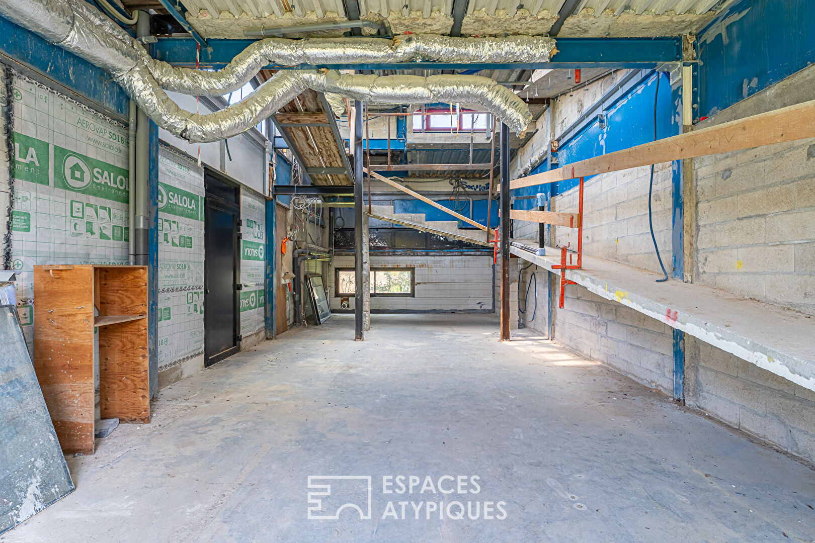 Loft house to renovate with garden and roof terrace
