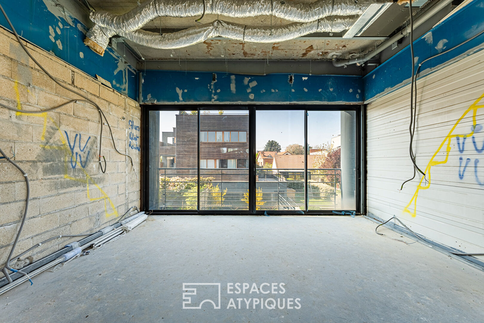 Loft house to renovate with garden and roof terrace