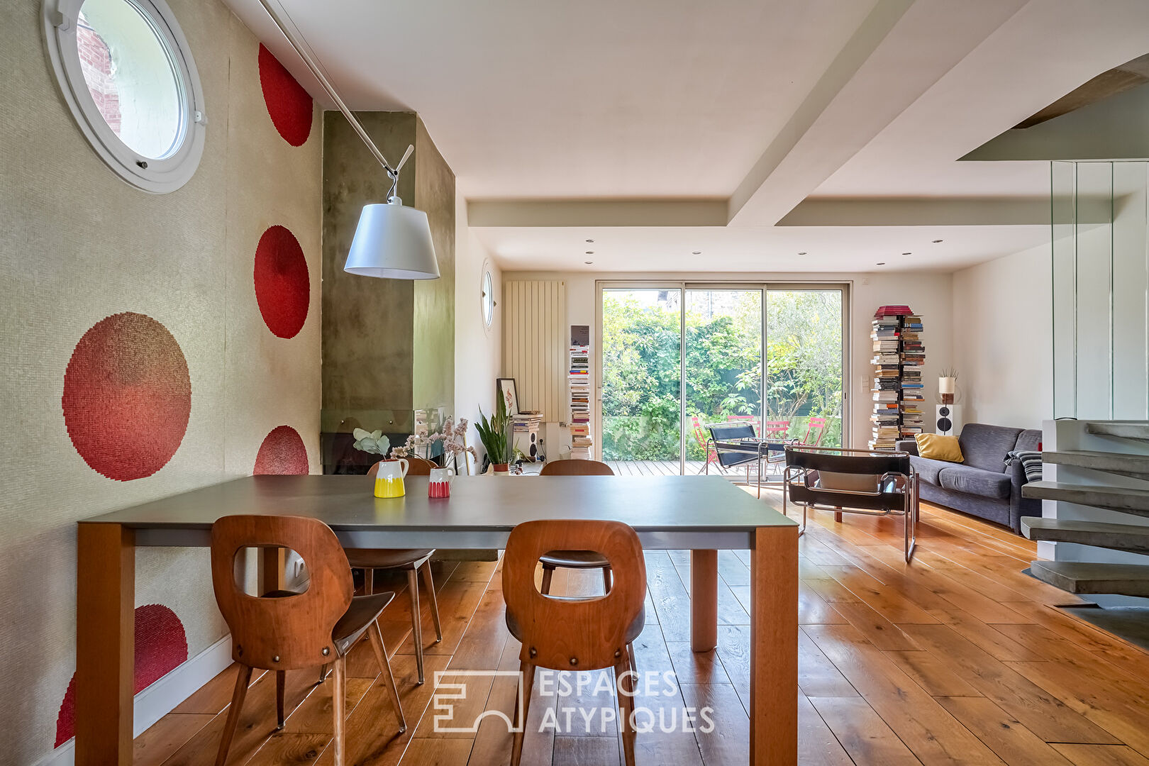 Maison familiale avec terrasses arborées, quartier piscine