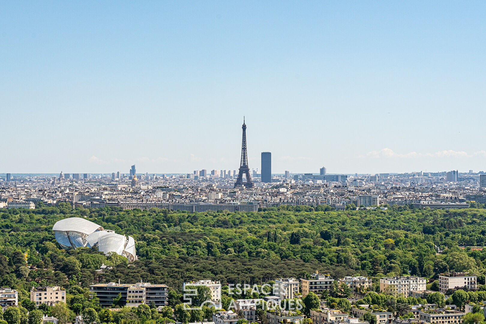 Vue imprenable en étage très élevé