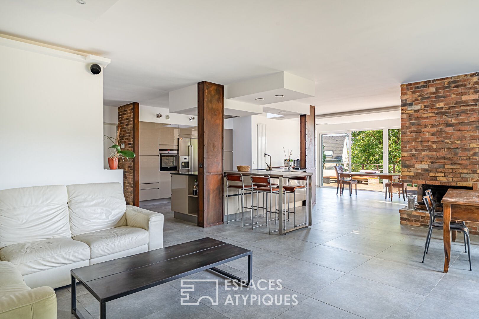Maison d’architecte avec vue panoramique et jardin signée Jean-Michel Wilmotte au Plessis Robinson
