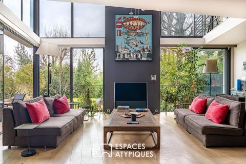 Un écrin de verdure contemporain à l&rsquo;abri des regards, une vue imprenable sur Paris