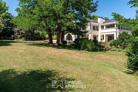 Somptueuse villa d’architecte de style moderne au Hameau de la Jonchère