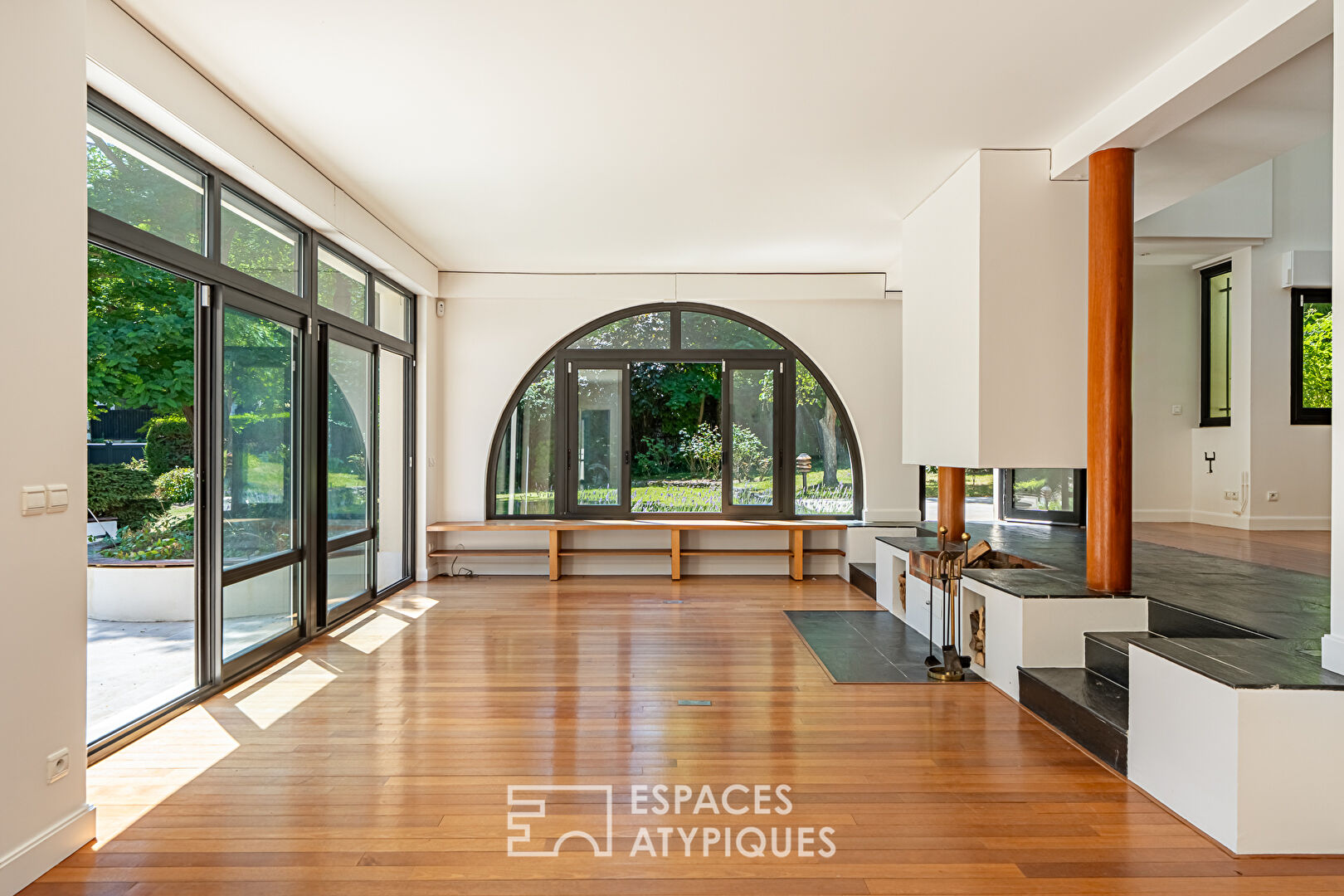 Somptueuse villa d’architecte de style moderne au Hameau de la Jonchère