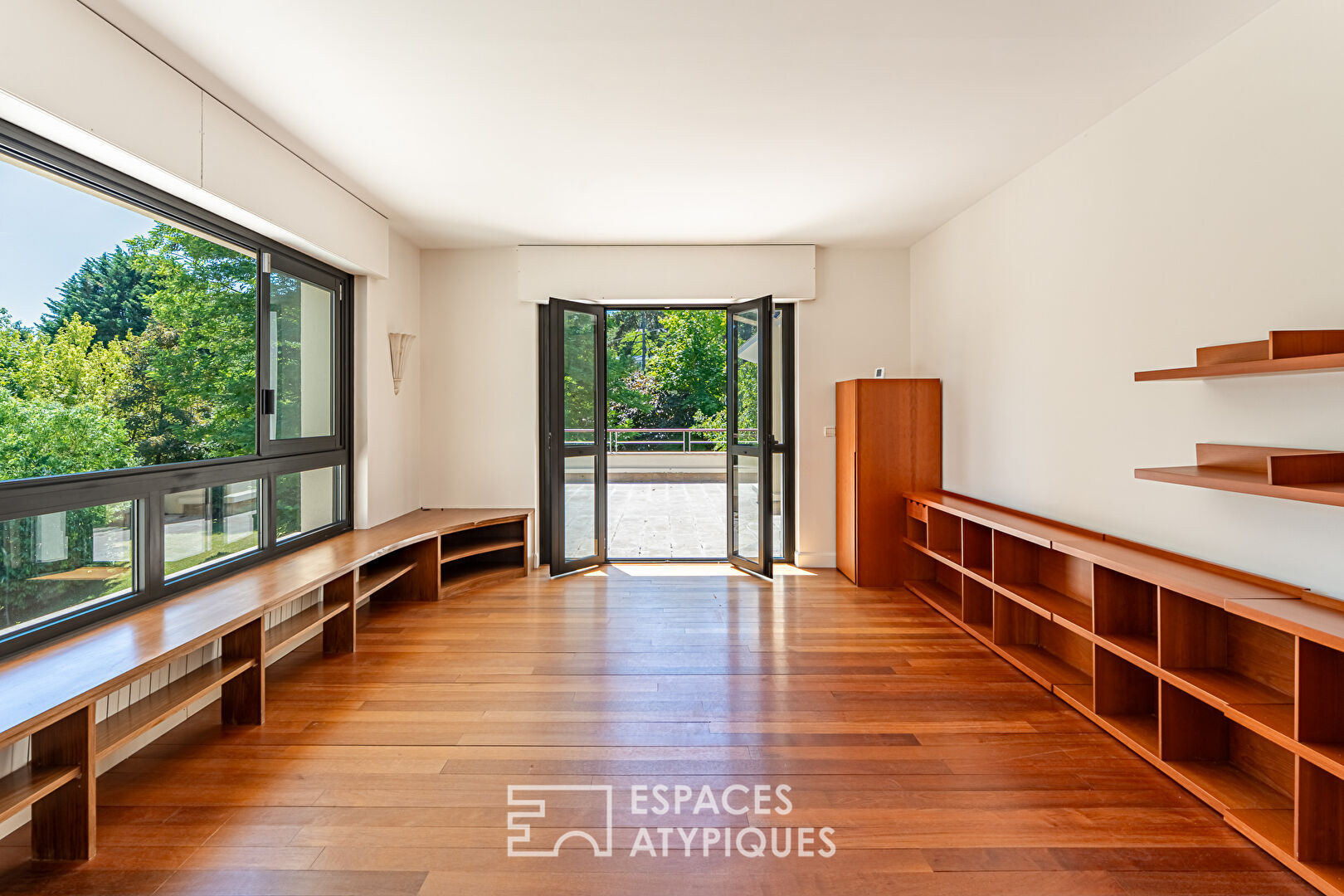 Somptueuse villa d’architecte de style moderne au Hameau de la Jonchère