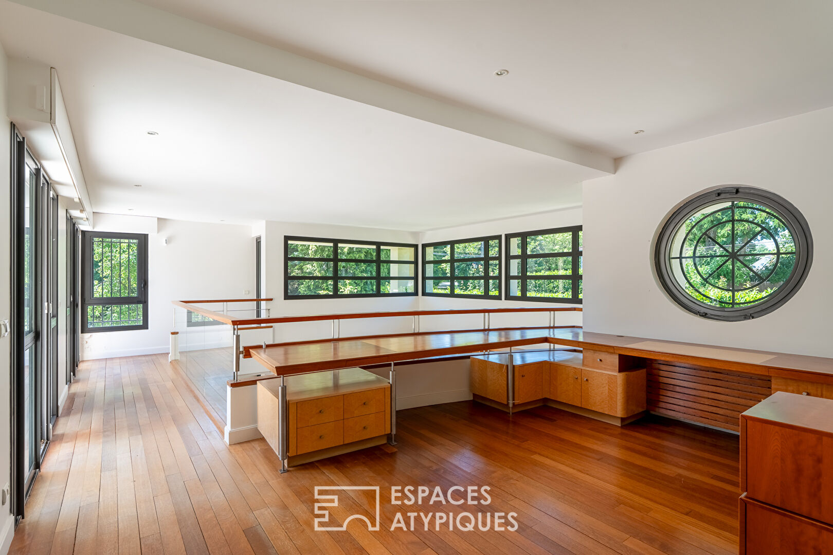 Somptueuse villa d’architecte de style moderne au Hameau de la Jonchère