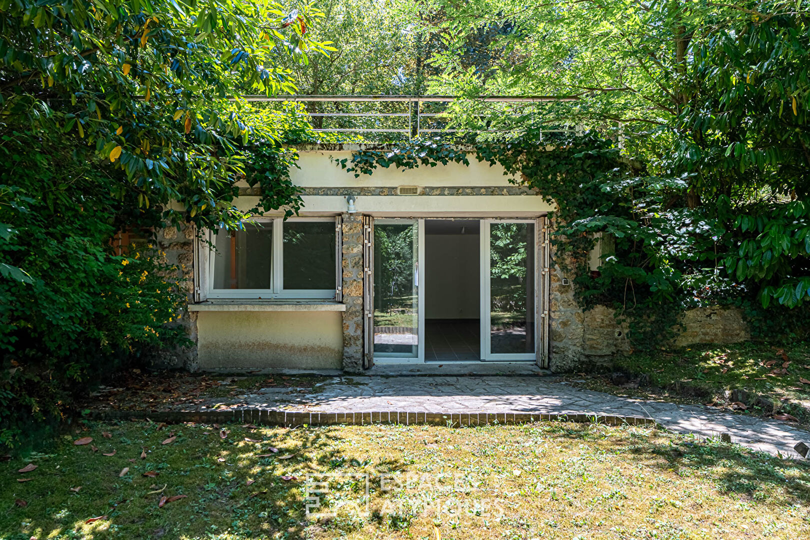 Somptueuse villa d’architecte de style moderne au Hameau de la Jonchère