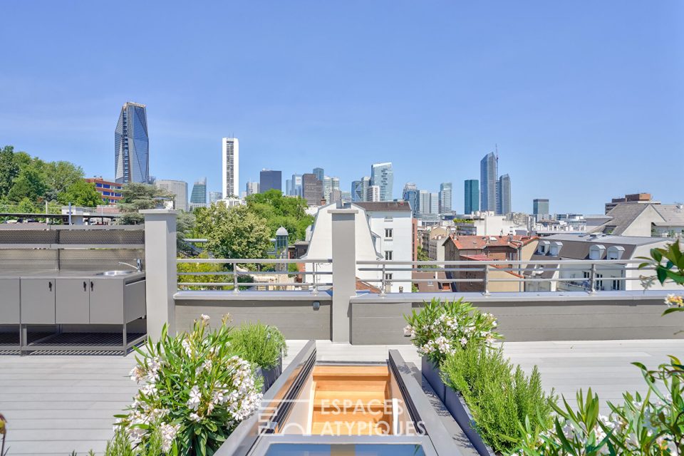 Dernier étage rénové avec balcons, toit-terrasse et vue exceptionnelle à 180°