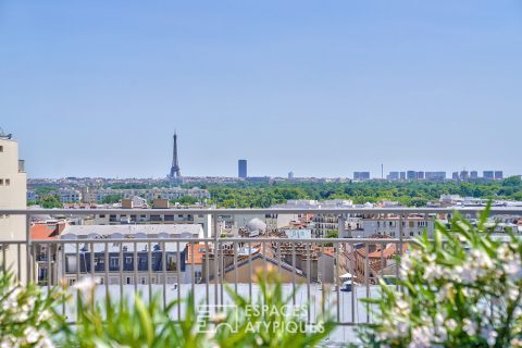 Renovated top floor with balconies, roof terrace and exceptional 180° view