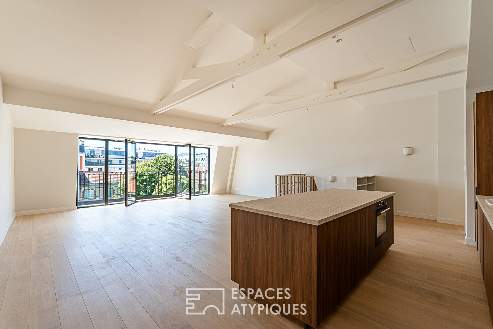 Top floor duplex with balconies and unobstructed view