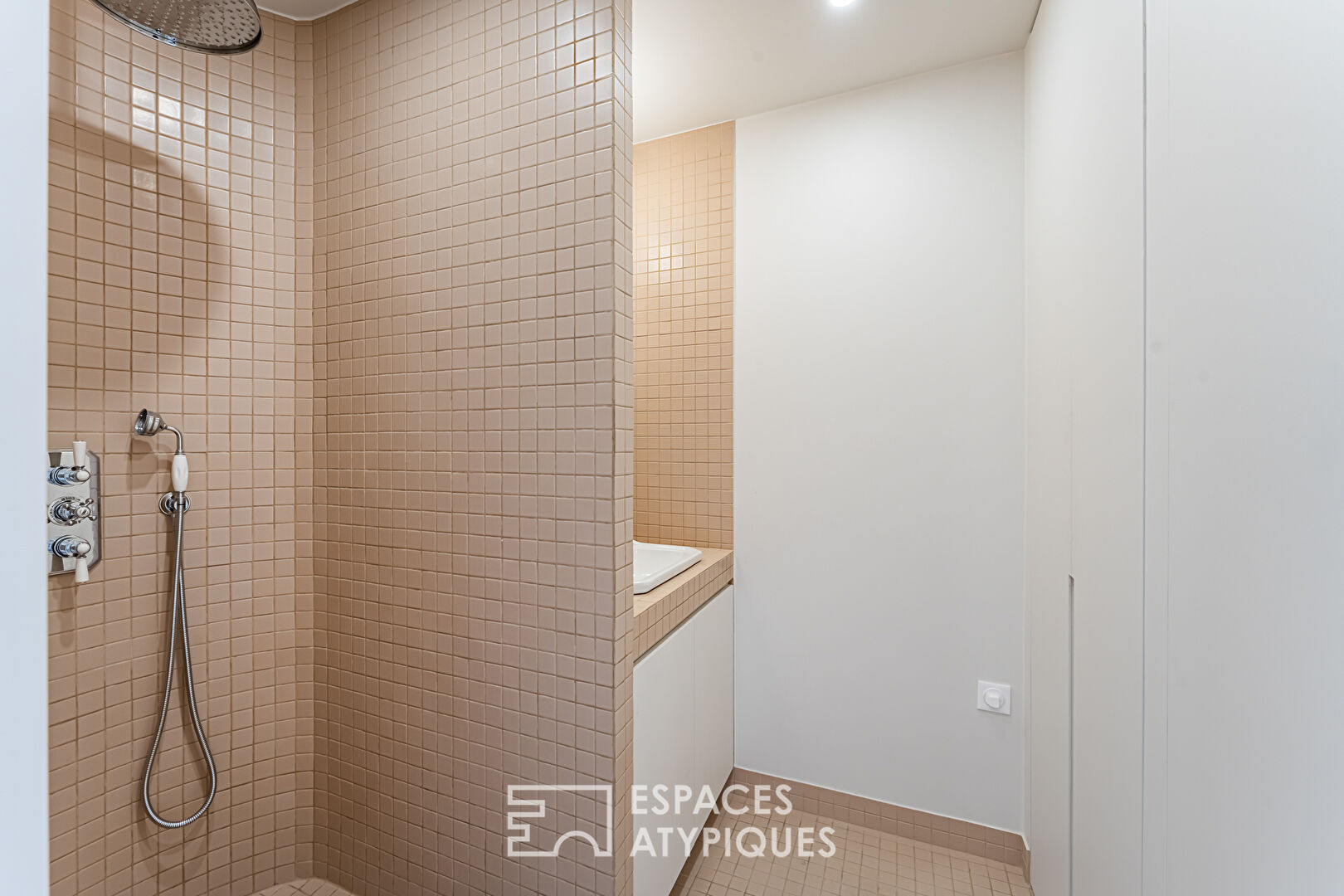 Top floor duplex with balconies and unobstructed view
