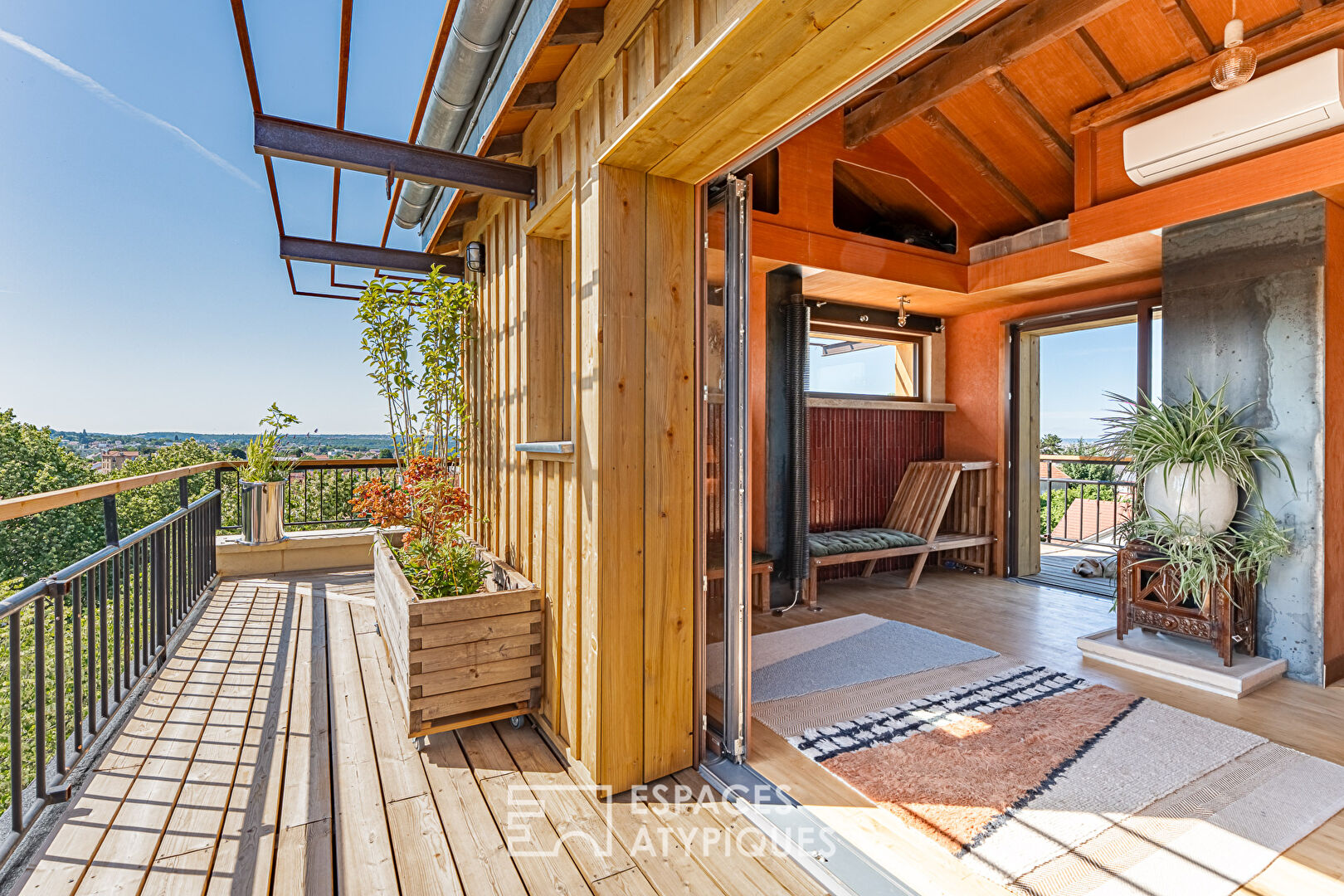 Comme une maison sur le toit avec terrasse panoramique à Clamart