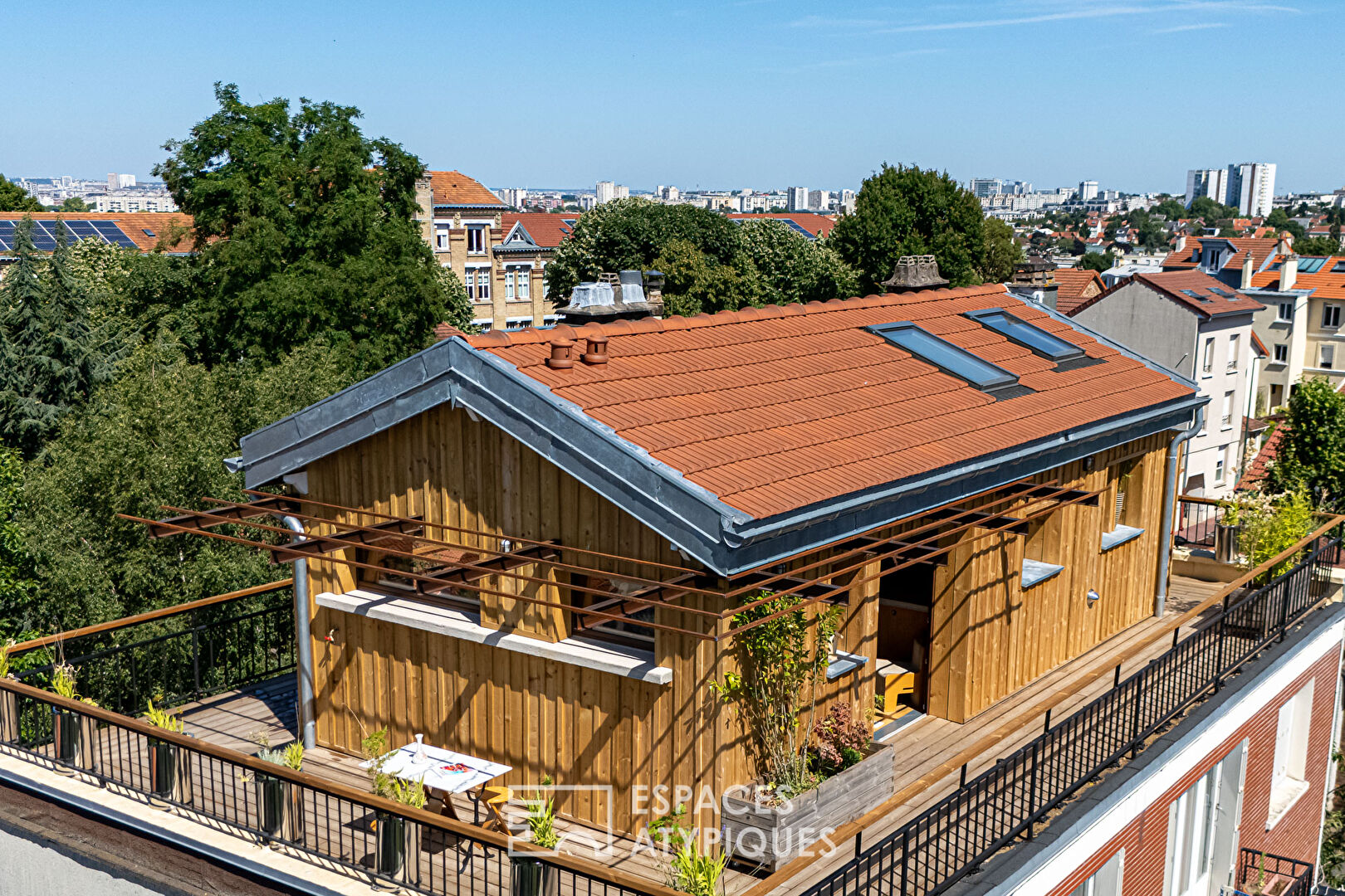 Comme une maison sur le toit avec terrasse panoramique à Clamart