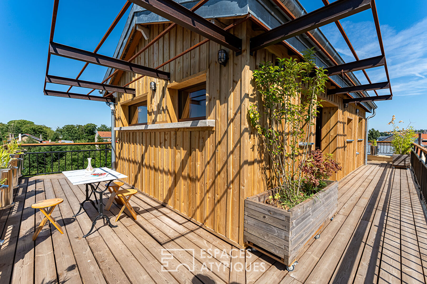 Comme une maison sur le toit avec terrasse panoramique à Clamart