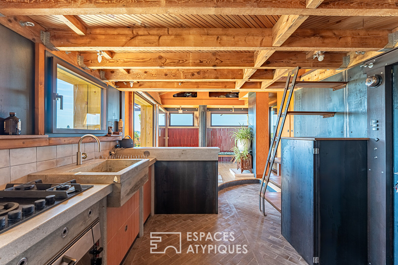 Comme une maison sur le toit avec terrasse panoramique à Clamart