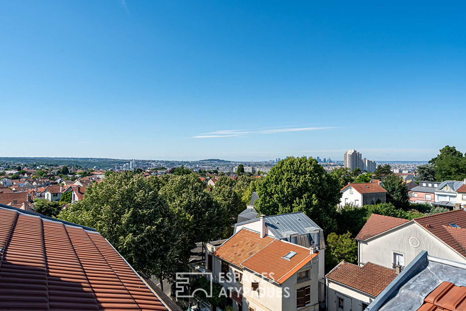 Comme une maison sur le toit avec terrasse panoramique à Clamart